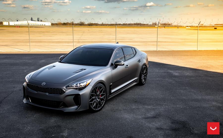  Kia Stinger GT on Vossen Wheels (HF-2) 2019 года  (фото 2 из 26)